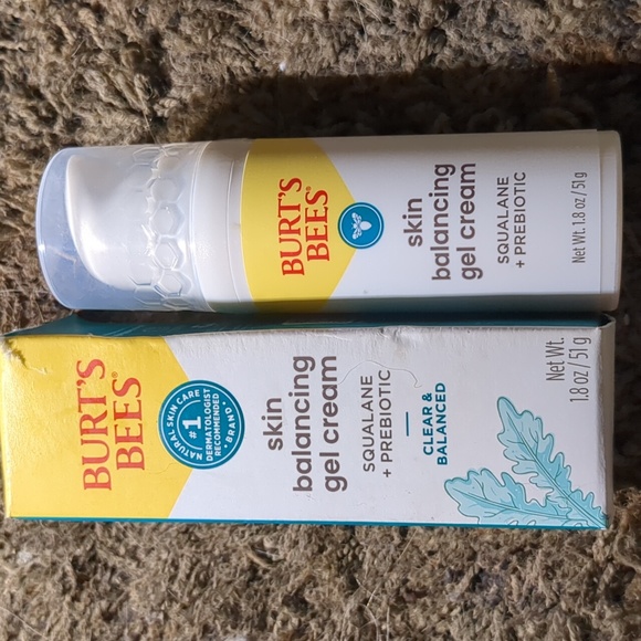 BURTS BEES (4) NATURAL ACNE SOLUTIONS GEL CREAM SCRUB PATCHES & WIPES - Picture 5 of 5